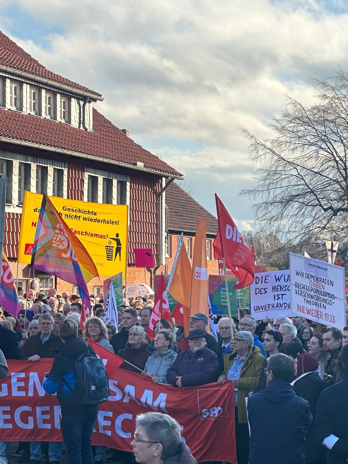Demonstranten bei einer Demo gegen rechts in Salzgitter